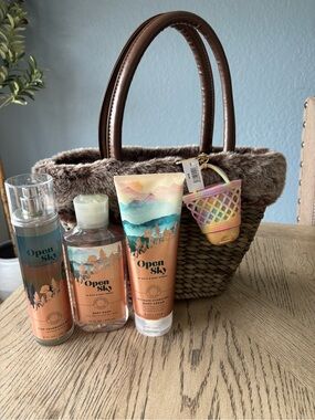 Bath & Body Works Open Sky Gift Set-New